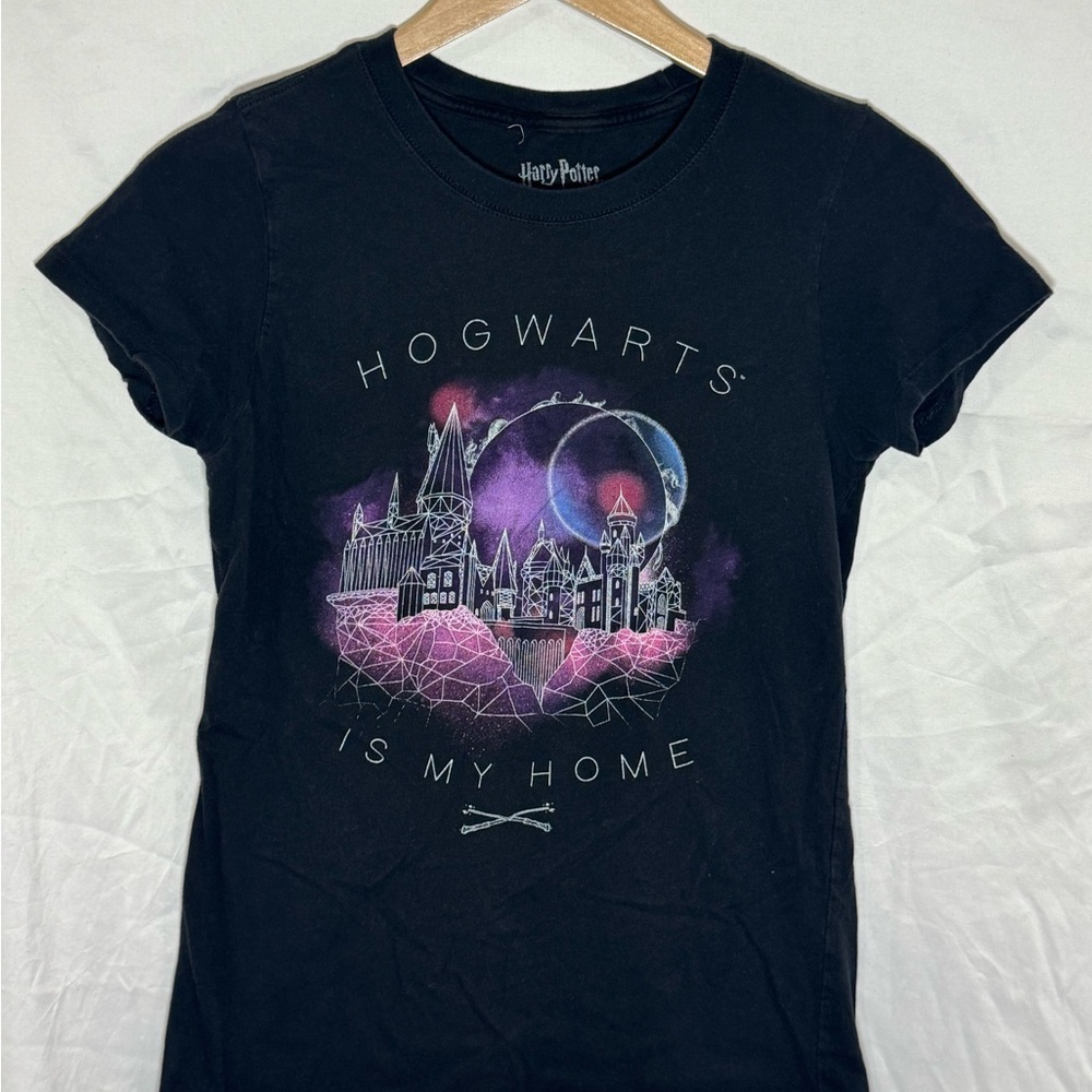 Harry Potter Hogwarts Is My Home Tee | Hot Topic | Medium